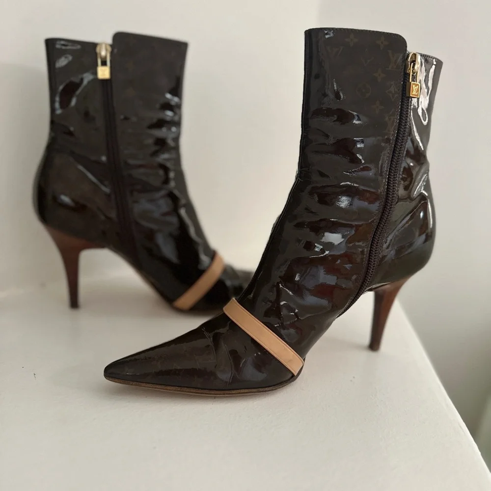 LOUIS VUITTON 🔒 LV Monogram Brown Patent Ankle Boots with Lock Charm Zip Sz 37.5 - Picture 8 of 11